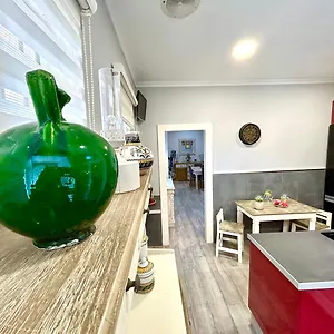 Gatu Marea Solo Familias O Grupos De Mayores De 25 Anos Apartamento